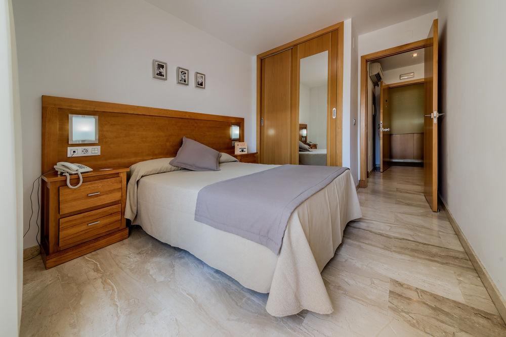 Hotel Apartamentos Loto Conil Conil De La Frontera Eksteriør bilde