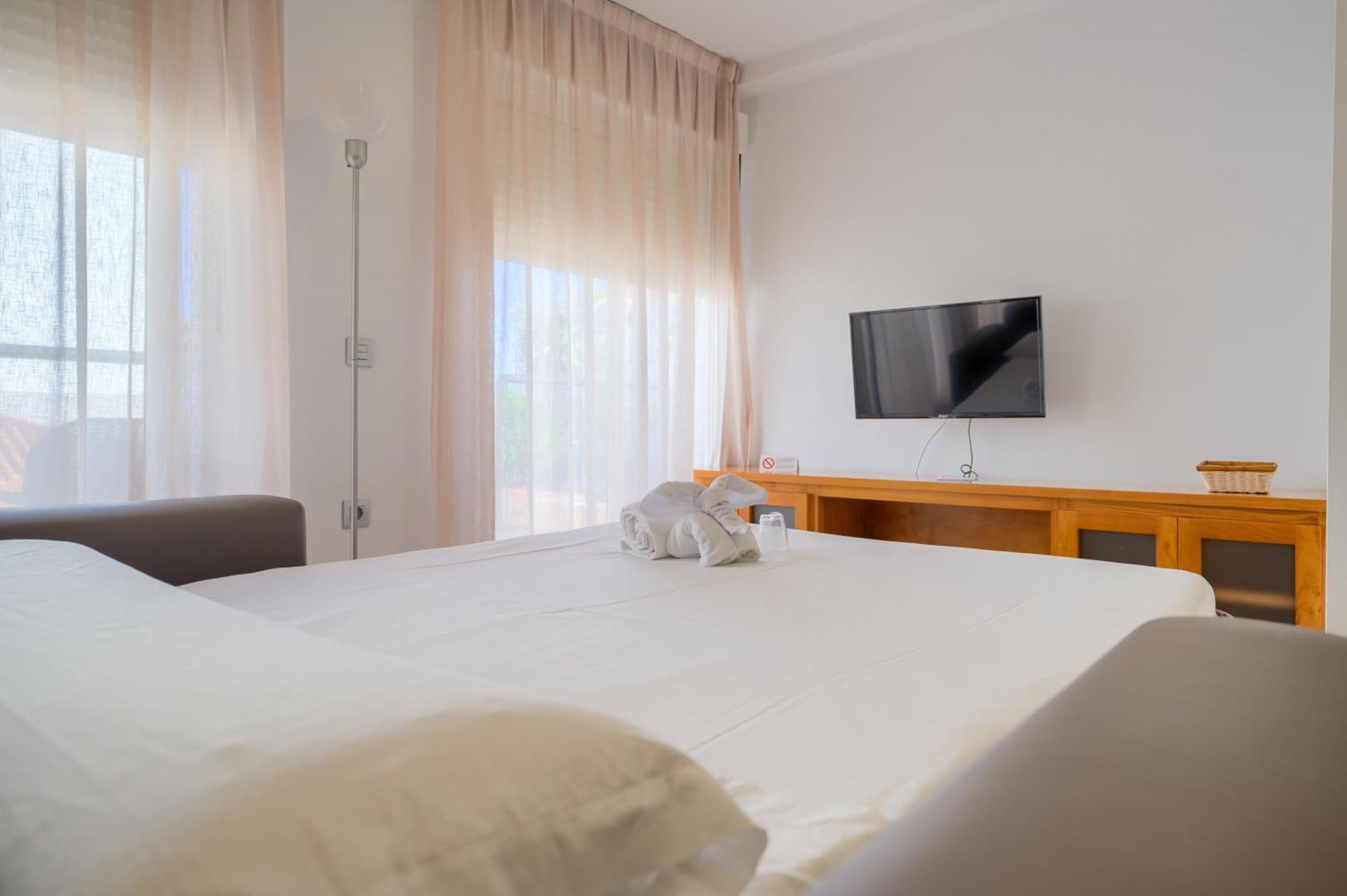 Hotel Apartamentos Loto Conil Conil De La Frontera Eksteriør bilde