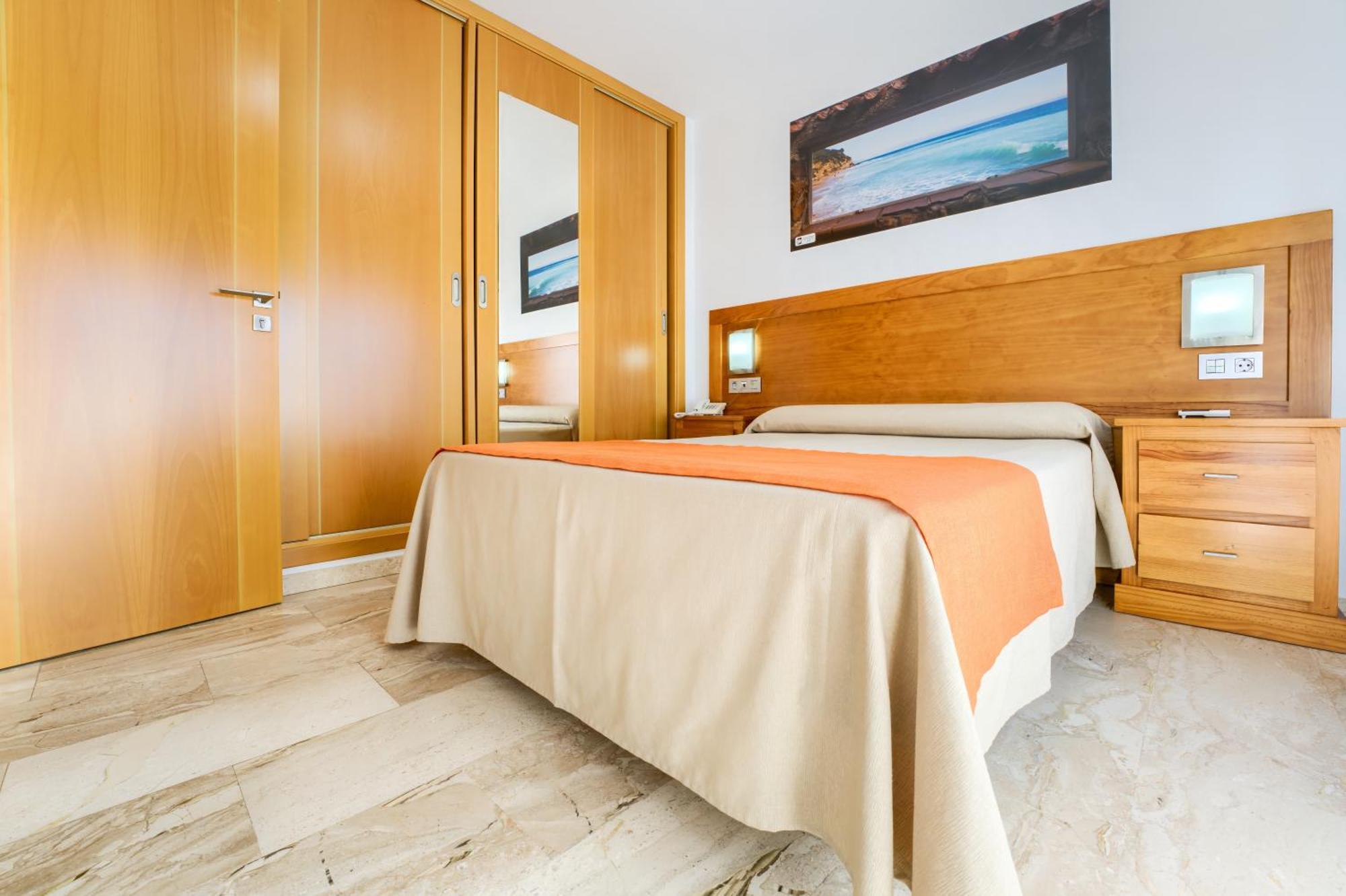 Hotel Apartamentos Loto Conil Conil De La Frontera Eksteriør bilde