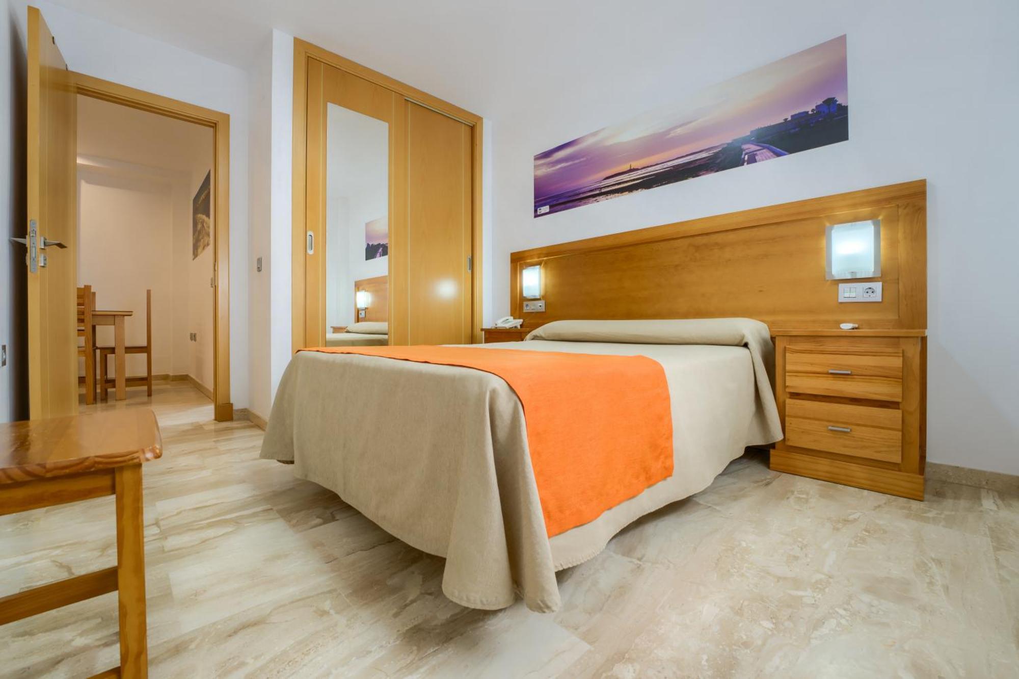 Hotel Apartamentos Loto Conil Conil De La Frontera Eksteriør bilde