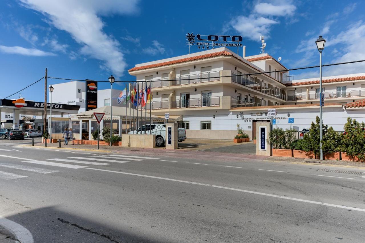 Hotel Apartamentos Loto Conil Conil De La Frontera Eksteriør bilde